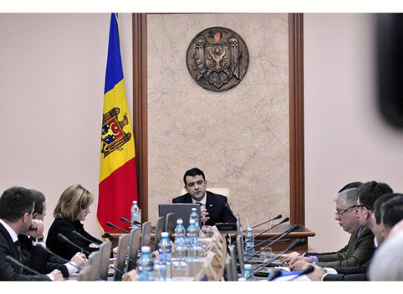 Правительство намерено взять на себя ответственность перед парламентом за принятие бюджетно-налоговой политики и бюджета на 2015 год.