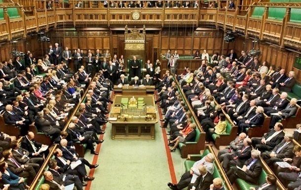 Парламент Британии создал барьер для "жесткого" Brexit.