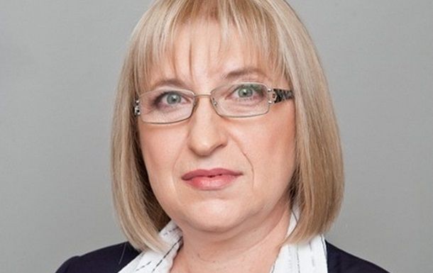 Цецка Цачева является первой женщиной, занимающей должность спикера парламента Болгарии.