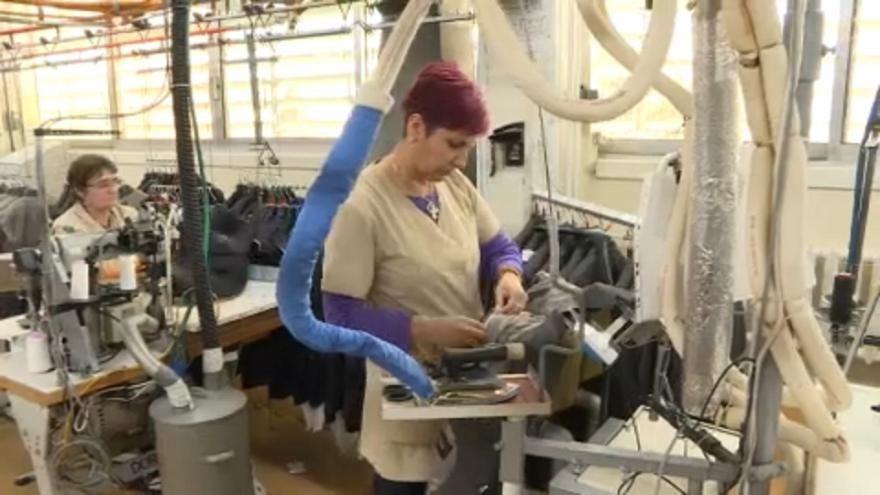 Болгария недавно увеличила минимальную заработную плату до 286 евро в месяц. 