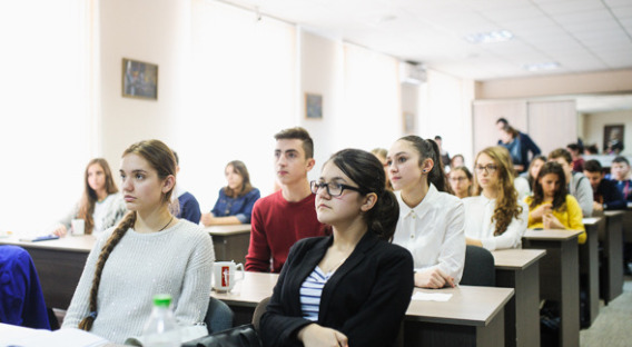 Завершается учебный год для выпускных классов.
