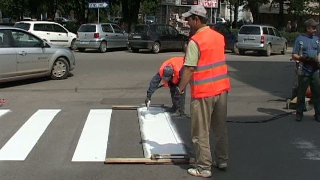 Noul marcaj rutier va începe să fie aplicat în următoarele zile. Foto simbol: Ziare Live