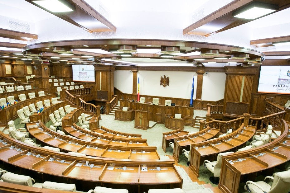 В парламентский Топ-10 затрат на загранпоездки вошли 9 депутатов ПДС.  