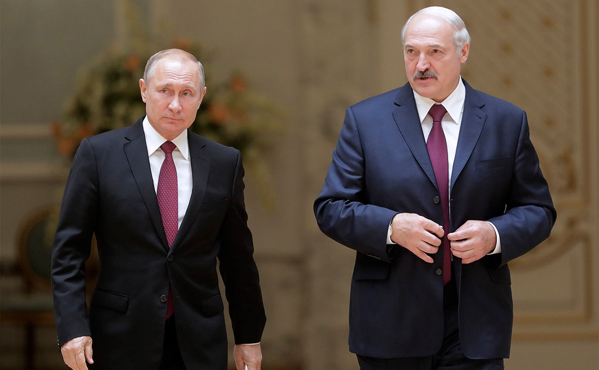 Путин попросил Лукашенко сообщить членам СНГ об итогах саммита ЕАЭС.