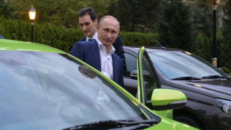 În pofida volatilităţii pieţei şi dificultăţilor prin care trece economia rusă, o nouăsperanţă tocmai a apărut pentru piaţa auto, scrie publicaţia germană Die Welt.