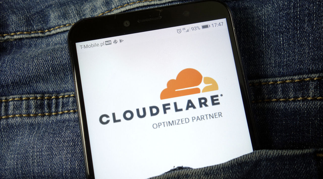 Акции Cloudflare рухнули из-за замены свыше 1000 сотрудников на ИИ.