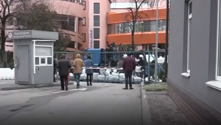 NewsOne единственный вел трансляцию "марша за импичмент".