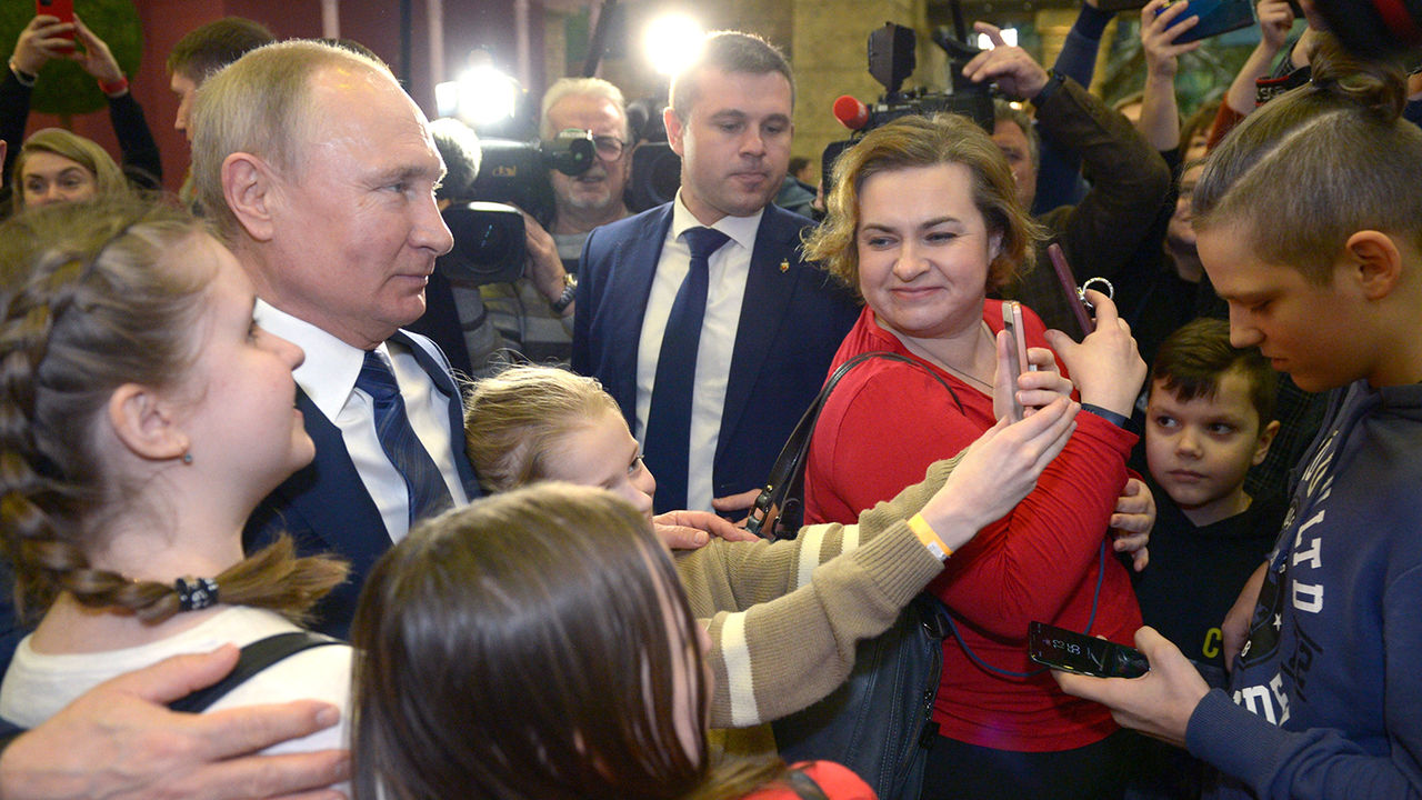 Путин считает себя частью народа.