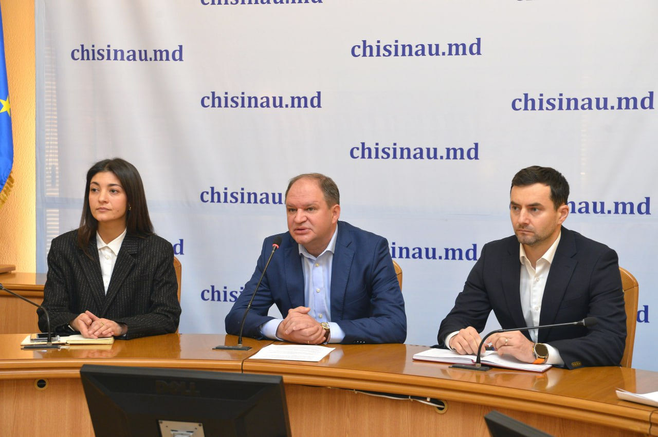 Ceban acuză guvernarea de lipsă de transparență în domeniul achizițiilor publice.