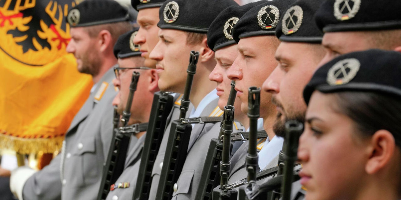 Germania solicită trecerea la săptămâna de lucru de 48 de ore în sectorul apărării.