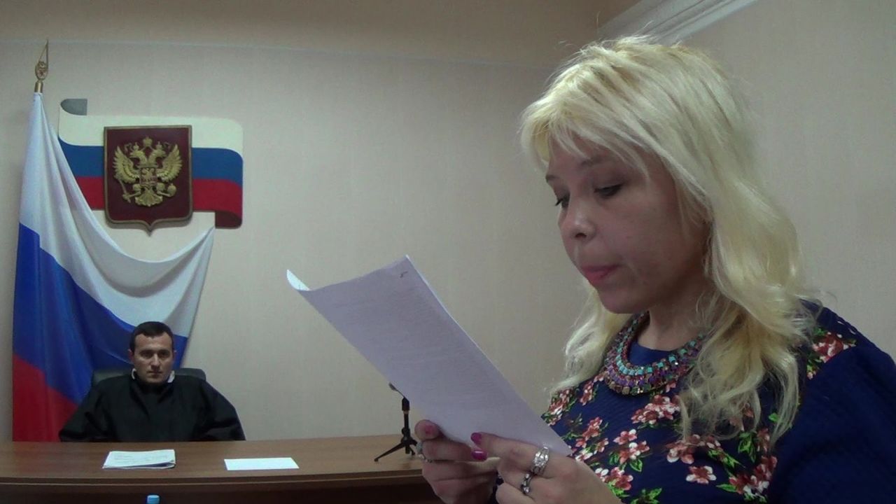 Мужчина перепостил на своей странице плакат "Выдави из себя Россию".