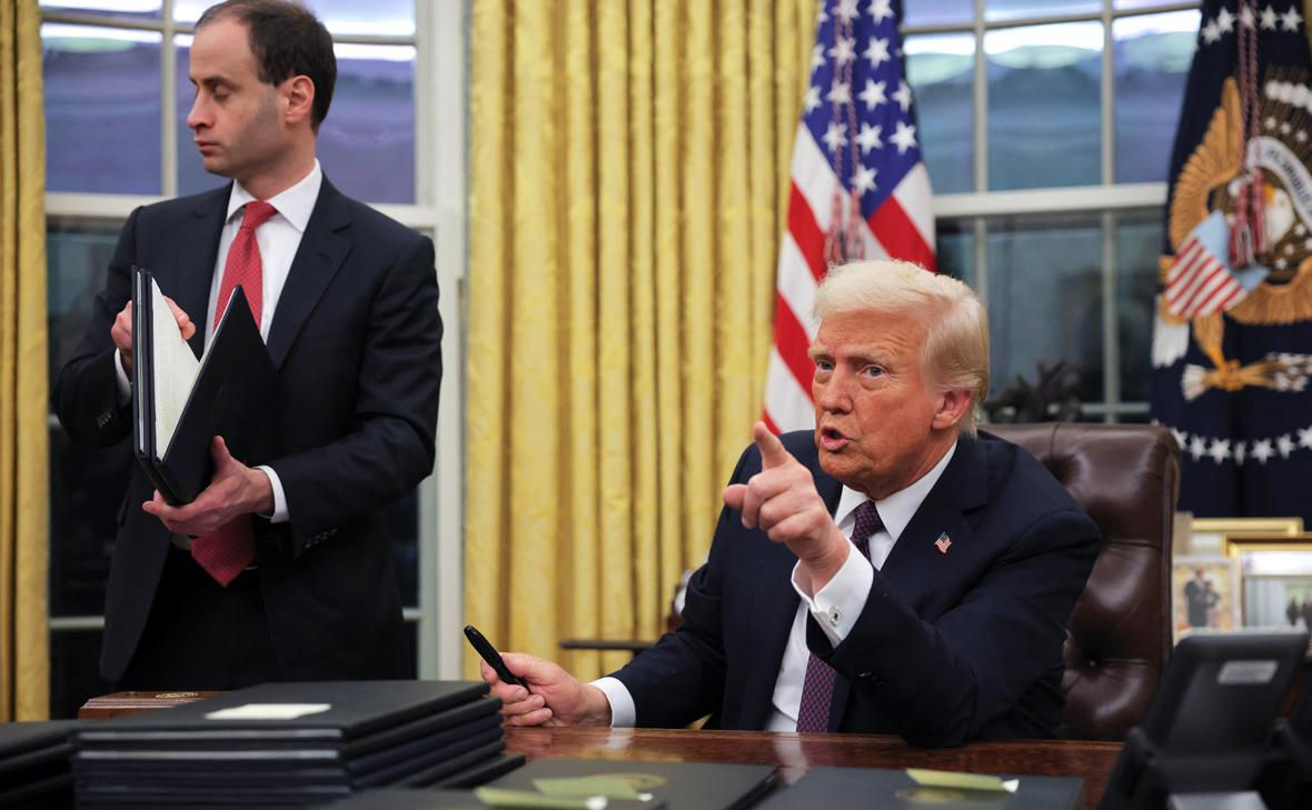 Администрация Дональда Трампа уволила работников юстиции.