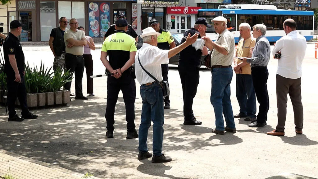 В Бельцах разгорелся спор из-за мемориального вагона жертв депортаций.
