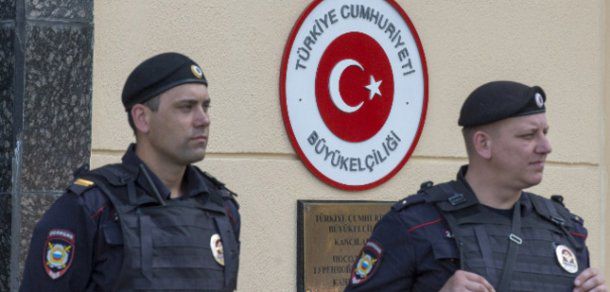 Turcia nu va introduce vize pentru ruși ca răspuns la acțiunile Rusiei. Foto: dippost.com