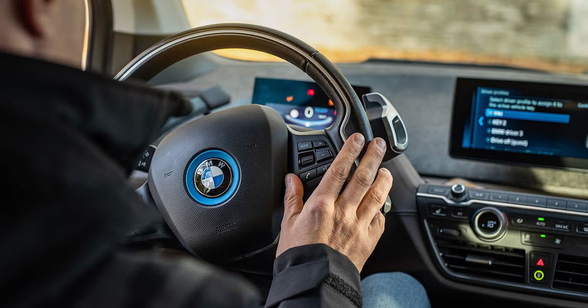 Работник автомойки получил 3 года тюрьмы за угон клиентской BMW.