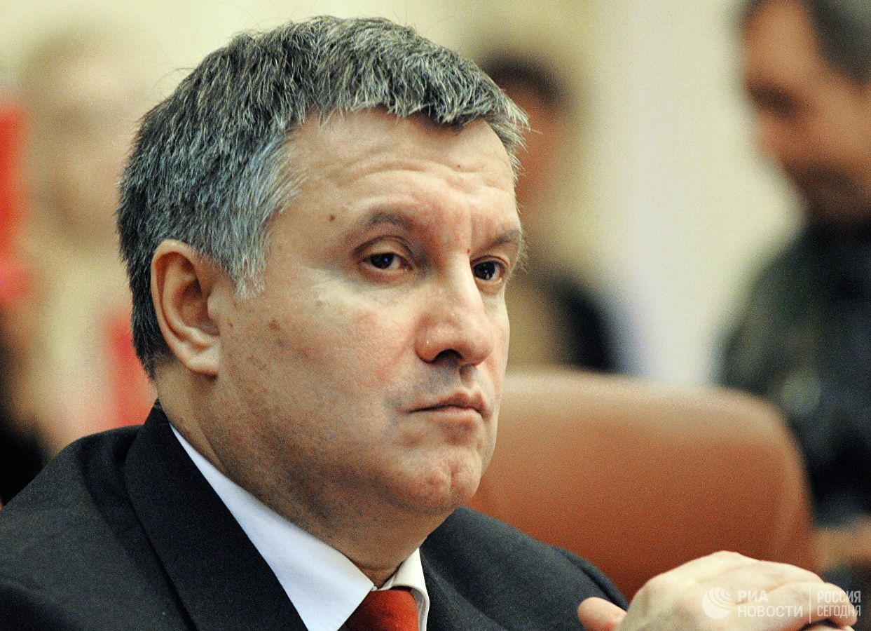 Аваков обвинил СБУ в сотрудничестве с радикалами.