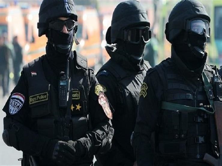В Египте в столкновениях с террористами погибло 16 полицейских.