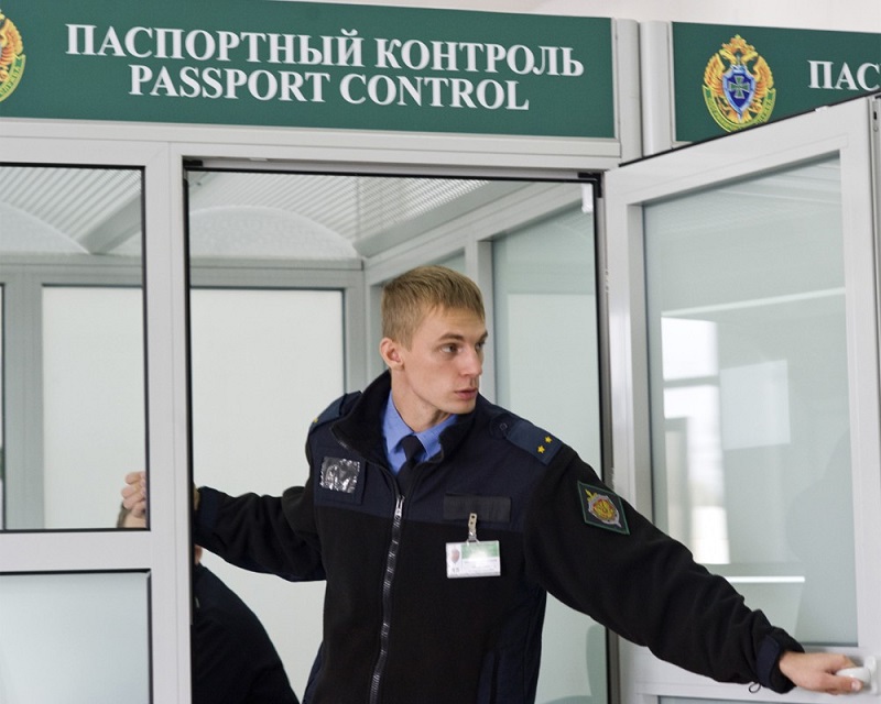Российская миграционная служба объявила, что некоторым нашим согражданам был запрещен въезд из-за нарушения ими срока пребывания на территории страны.