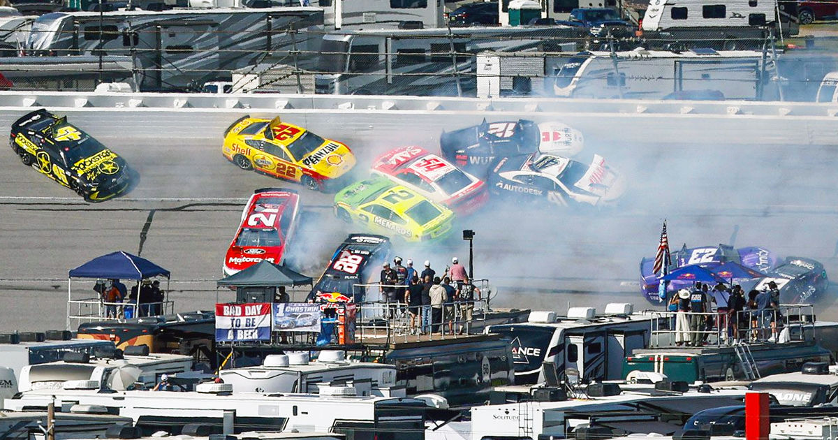 În SUA a avut loc un accident major în timpul cursei NASCAR.