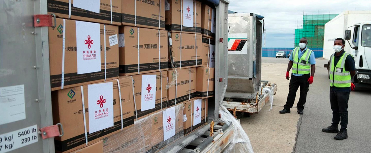 Китай бесплатно поставил вакцину от коронавируса 37 странам. 