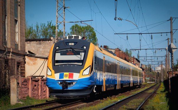 Переоборудование четырех локомотивов обошлось примерно в 500 тысяч долларов.