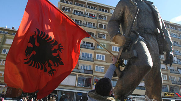 В Албании после массовых студенческих протестов снизят стоимость обучения.
