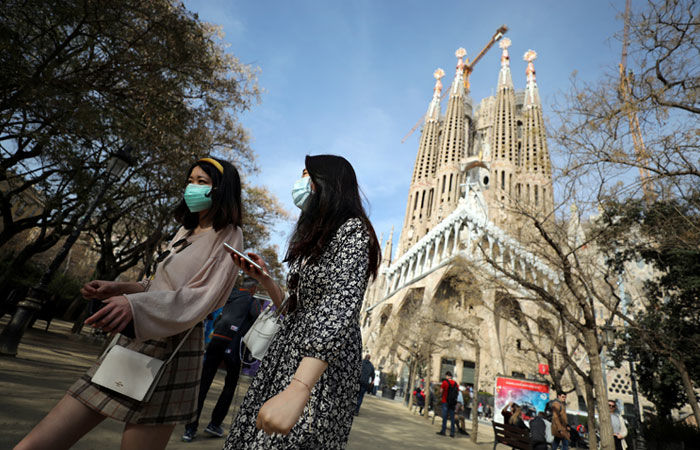 Парламент Испании одобрил продление режима повышенной готовности до 10 мая.