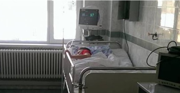 Несовершеннолетний впал в кому после отравления газом.