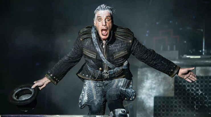 Группа Rammstein временно лишилась своего фронтмена.