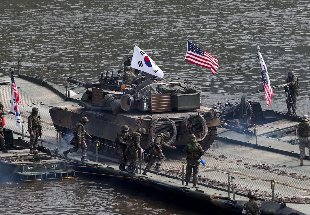 Reuters: США и Южная Корея намерены сократить масштабы совместных военных учений.