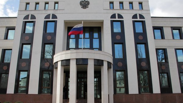 Прием в посольстве России проигнорировали также послы государств Европейского союза, США и Украины, аккредитованные в Кишиневе.
