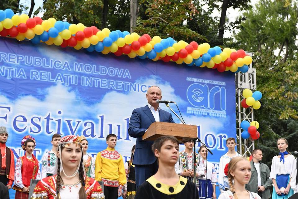 Додон заявил о важности сохранения русского языка.