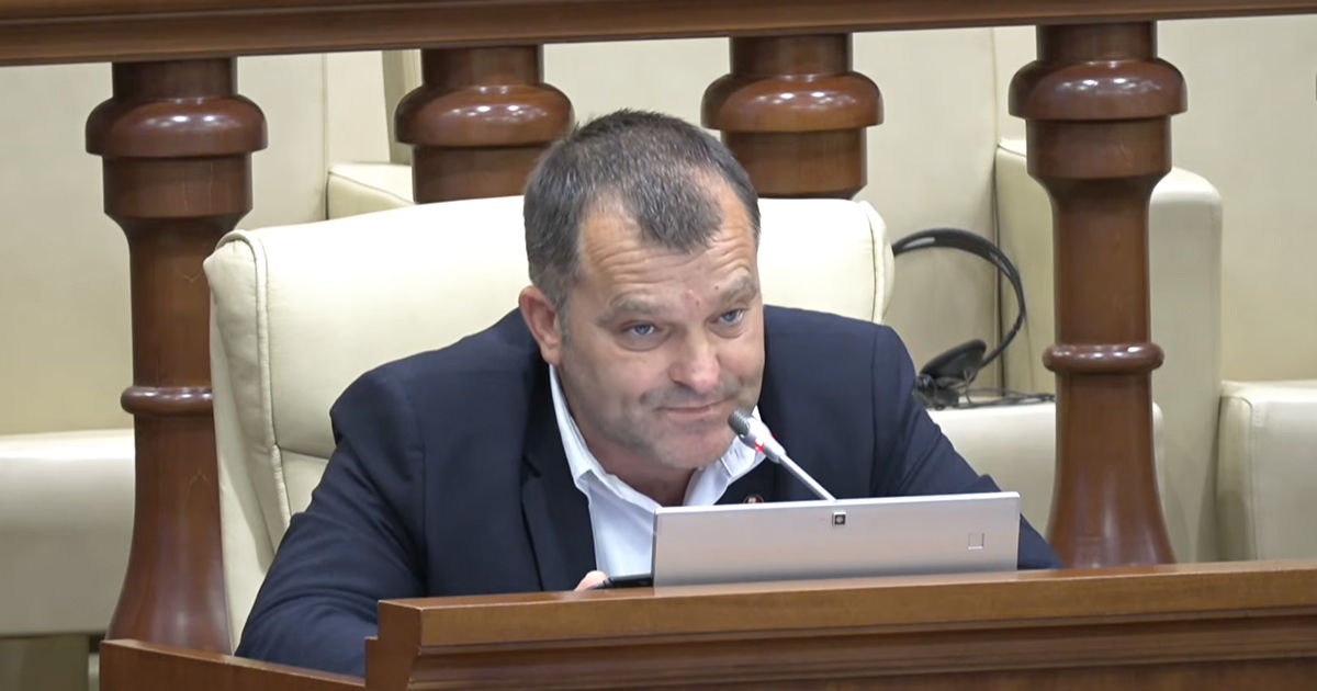 Доментюк раскритиковал правительство за подход к компенсациям: Guvern uspeșnîi.