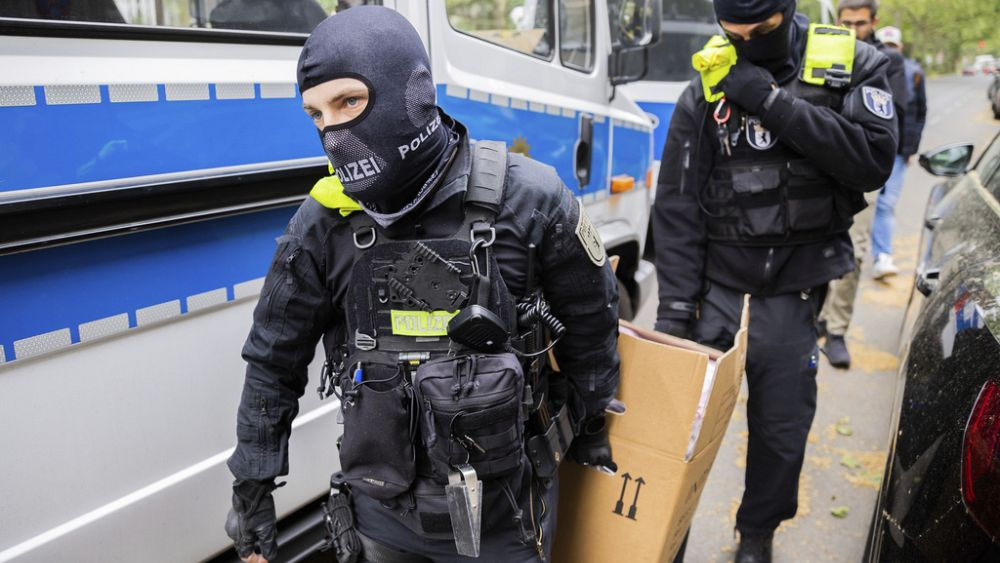 По всей Германии прошли обыски у экоактивистов-радикалов.