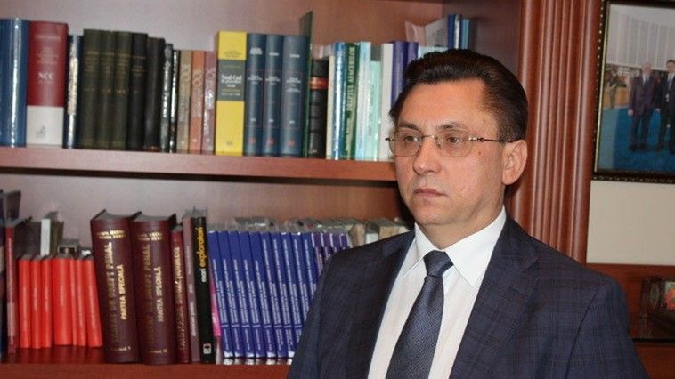 Бывший председатель КС Михай Поалелунжь стал адвокатом.