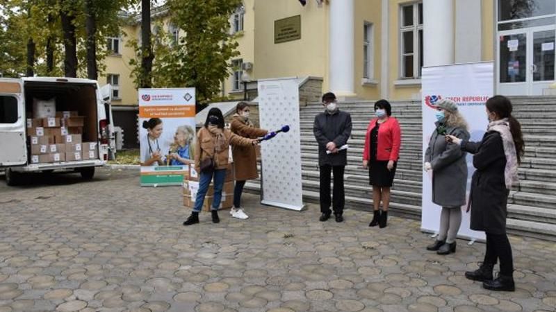 Республика Молдова получила в дар новое защитное снаряжение от Чехии.