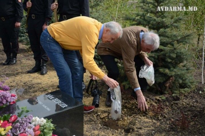 В селе Авдарма открыт сквер в память о казнённом немецком ефрейторе.