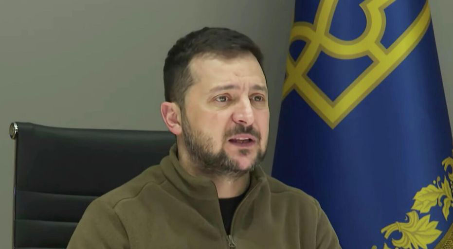Зеленский об ударе по дому в Николаеве: Россия не оставляет свою гнусную тактику.