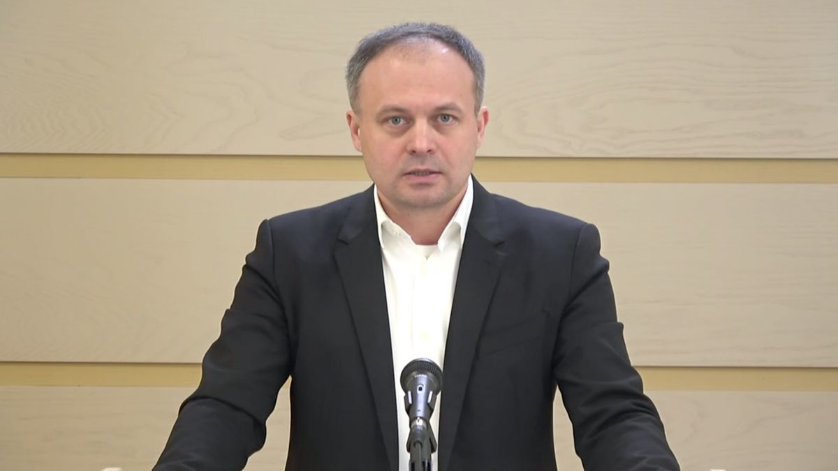 Депутат Андриан Канду.