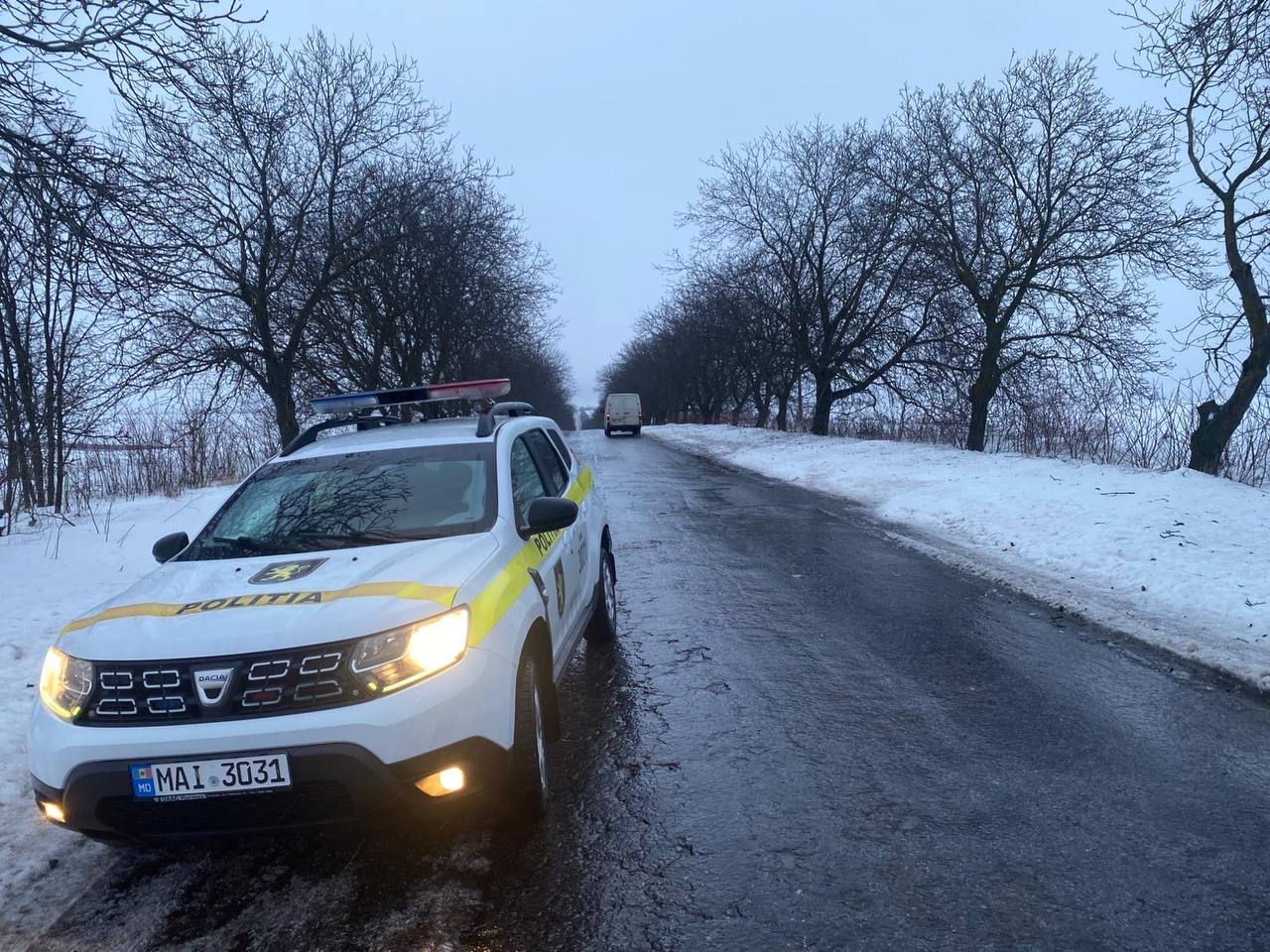 Traficul interurban în nordul țării, suspendat din cauza poleiului.
