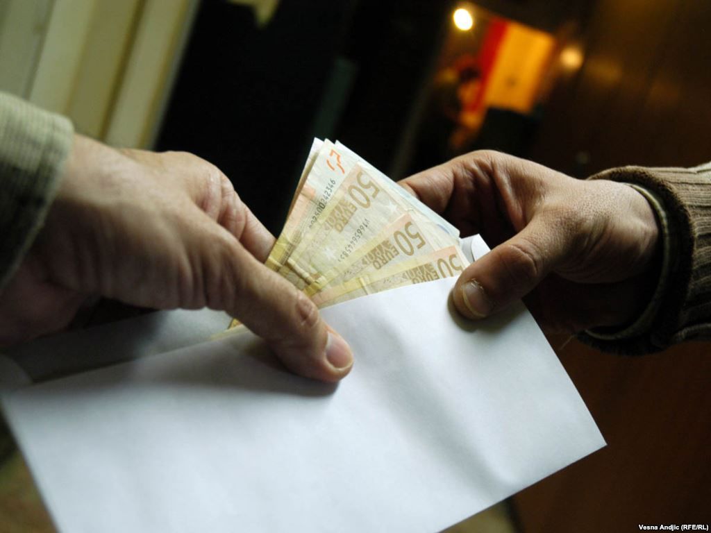 Офицеры задержаны на 72 часа и находятся в изоляторе кагульского инспектората полиции.