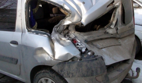 Fapte necugetate comise sub influenţa alcoolului. Vorbim despre un locuitor al capitalei, în vârstă de 17 ani, care a furat un automobil de marcă Dacia.