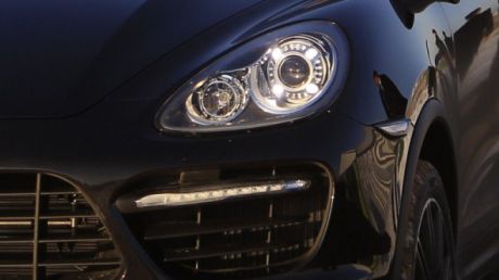 Angajatul unei spălătorii auto din Sectorul Buiucani a furat un Porsche chiar în prima zi de muncă. Foto: stirileprotv.ro