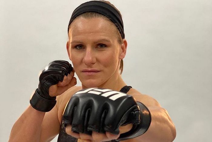 Русская девочка из детского дома стала бойцом UFC.