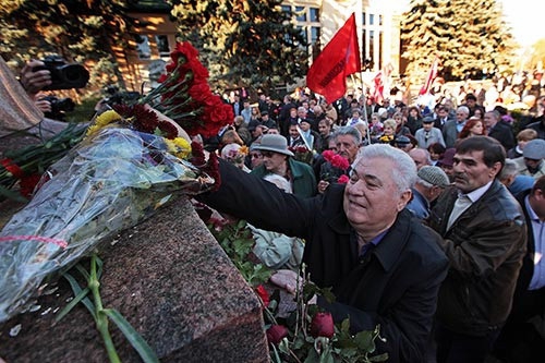 "Именно сегодня, 7 ноября важно в очередной раз подчеркнуть ту родовую особенность Октябрьской революции"