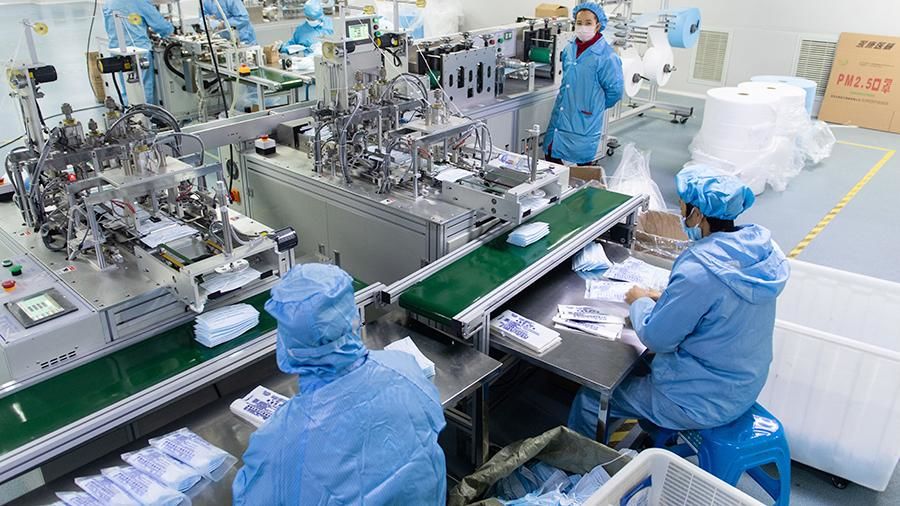 Китай поставит ЕС 2 миллиона масок для борьбы с коронавирусом.