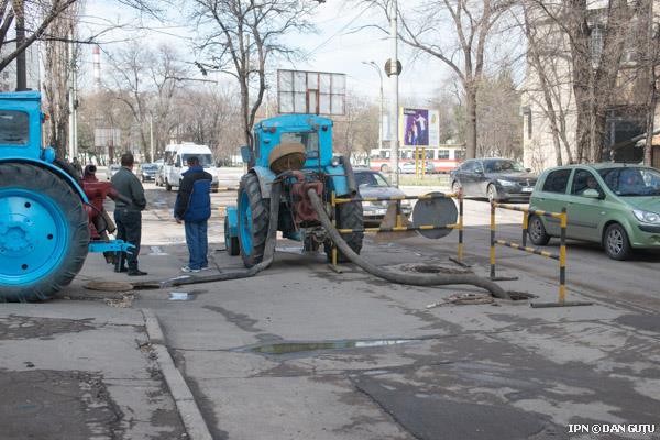 В связи с проведением работ по подключению нового участка водопровода, во вторник, 15 апреля, с 09.00 до 14.00 будет прекращена подача воды в сети.