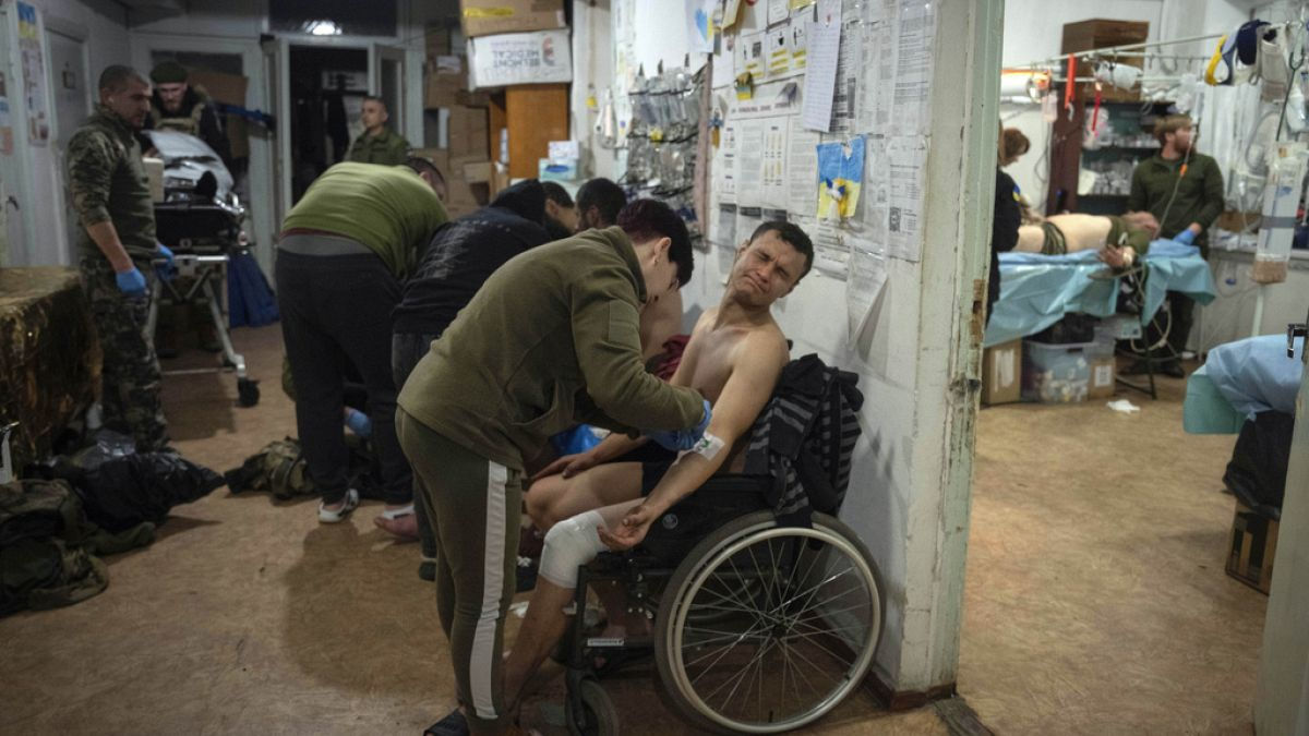 Десятки тысяч солдат дезертировали из армии Украины.