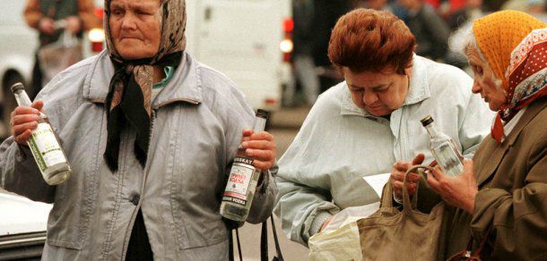 Duma de la Moscova vrea să le interzică rușilor beția de vineri. Foto: Reuters