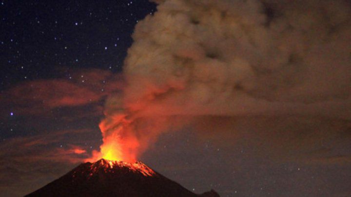 Mexic: Vulcanul Popocatepetl a erupt a patra oară timp de 24 ore